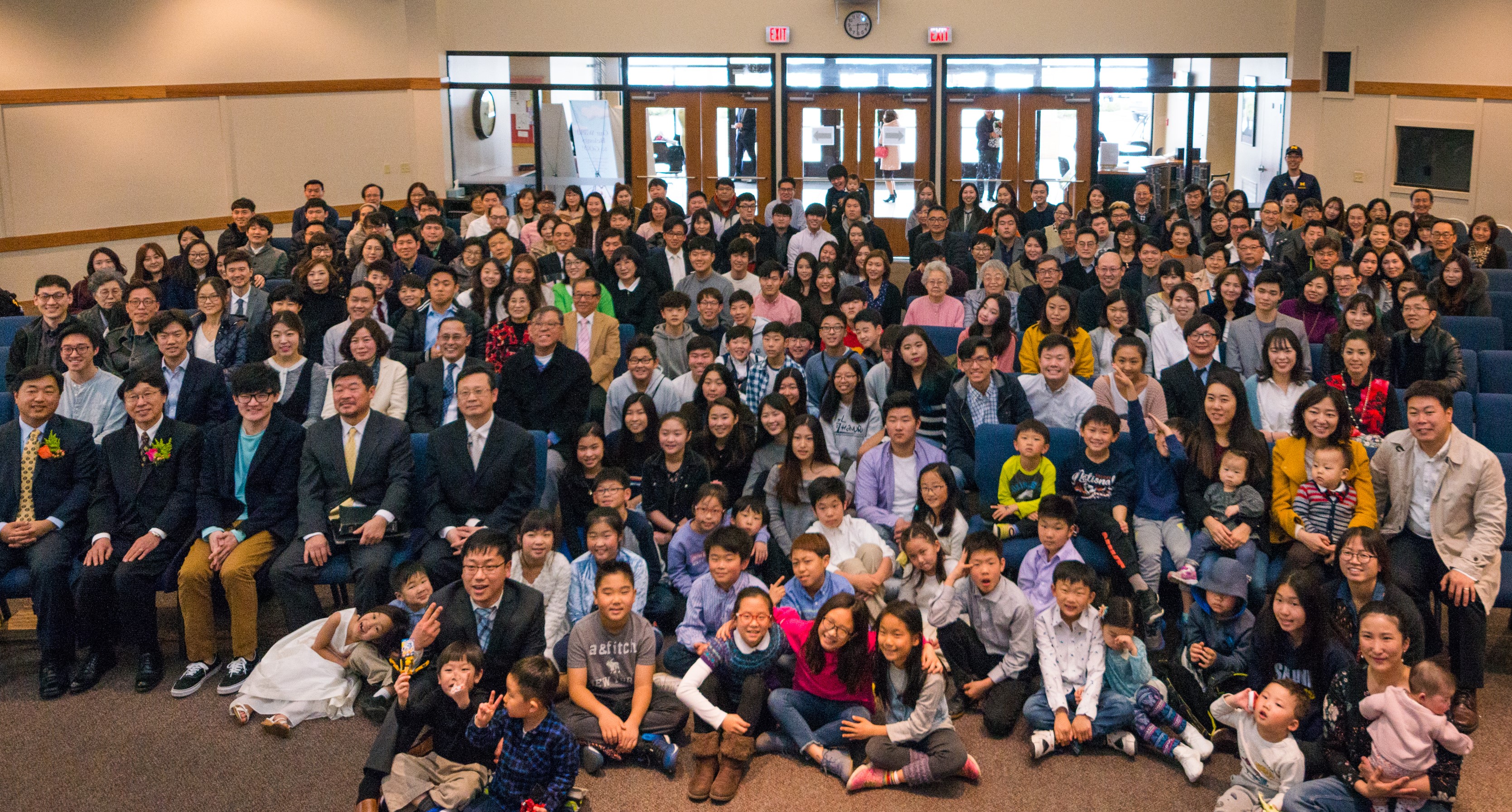 전교인 사진2018.jpg